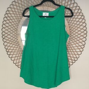 NWOT Betseys Boutique Shop Green Ladies Tank Medium Tunic Length